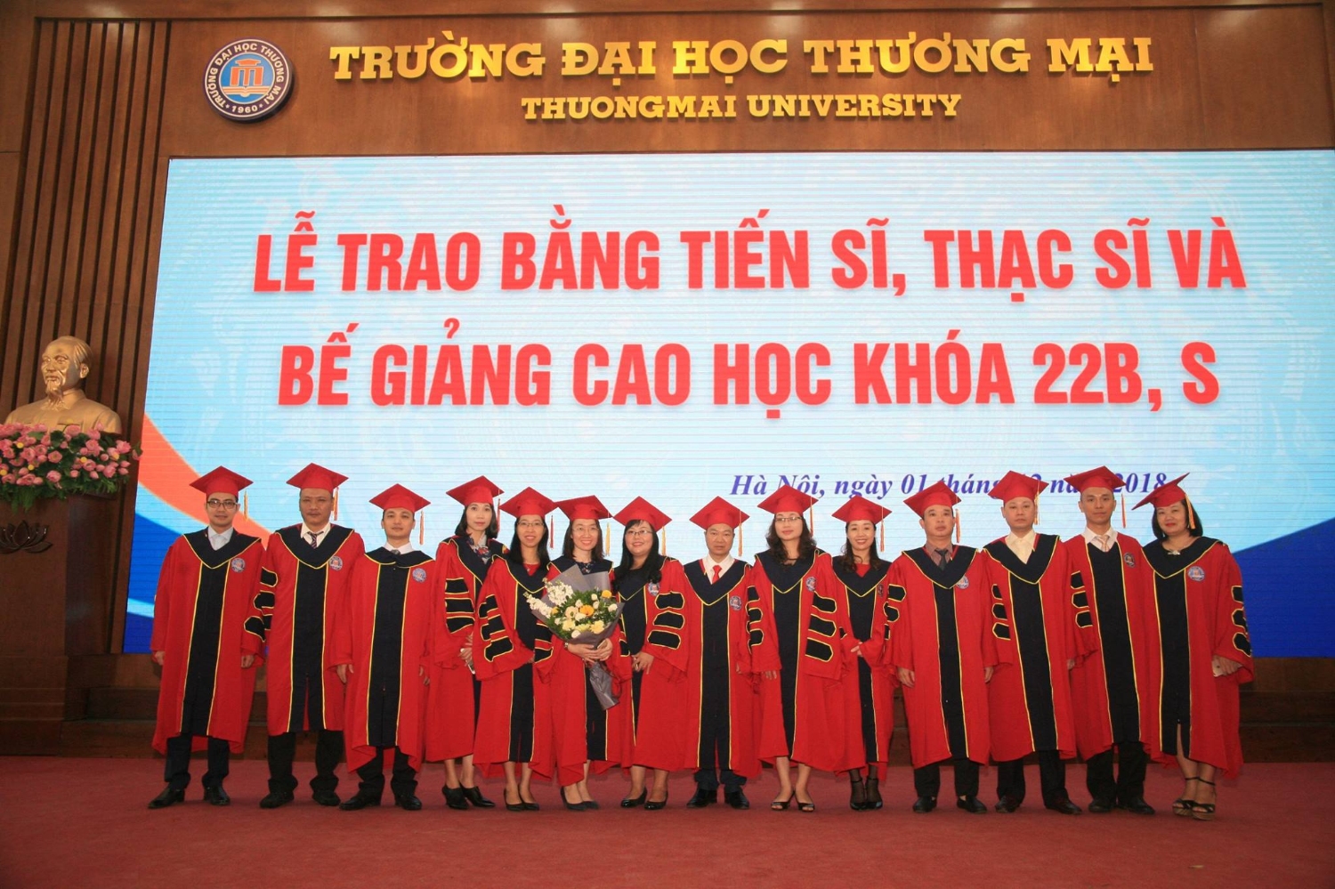 Lễ trao bằng Tiến sĩ, Thạc sĩ và bế giảng cao học khóa 22B, S